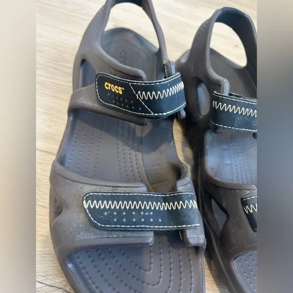 Black Men’s Strap Rubber Hiking Iconic Crocs Comfort Sandals Size 12 - Picture 3 of 11